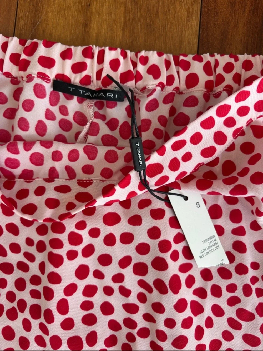 NWT T Tahari full skirt